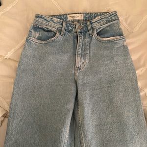 Abercrombie Curve Love Size 26 90s Relaxed Jean
